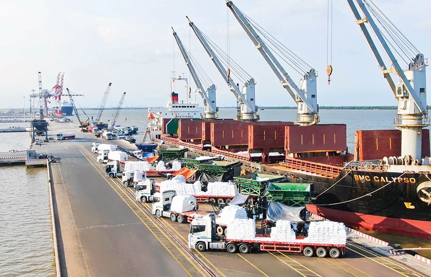 Logistics groups branch out for gains