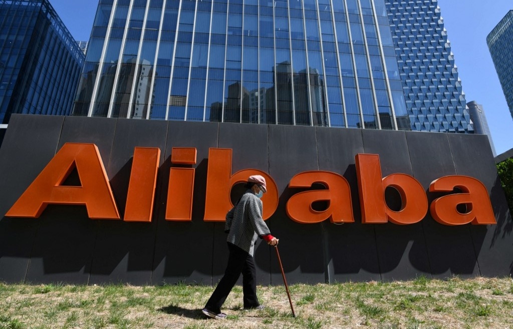 Alibaba to upgrade Hong Kong listing amid profit drop