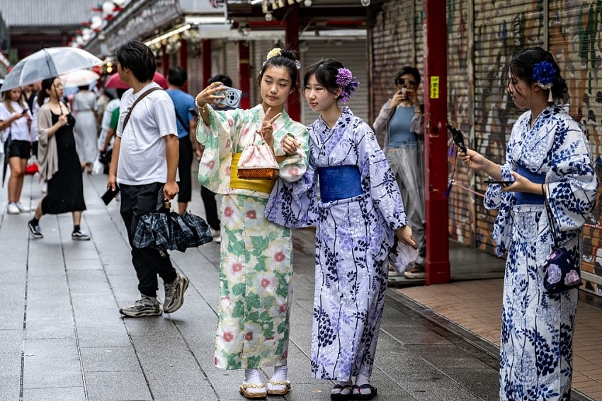 Inflation in Japan rises to 2.7 percent in July