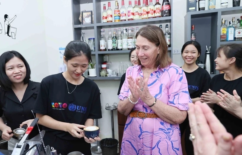 Australia Senate President visits Bac Ninh humanitarian vocational training centre