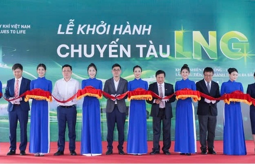 First LNG train shipment on south-north railway route launched