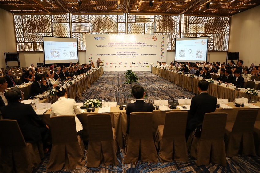 Experts seek solutions to improve investment environment in Vietnam