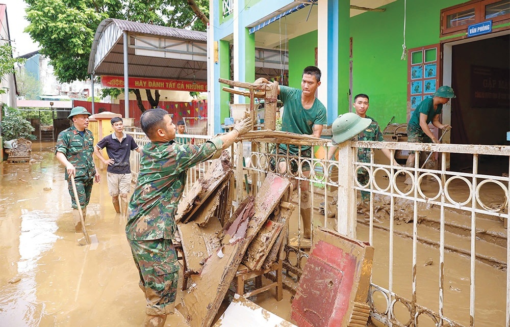 hanoi endures widespread impact from typhoon yagi