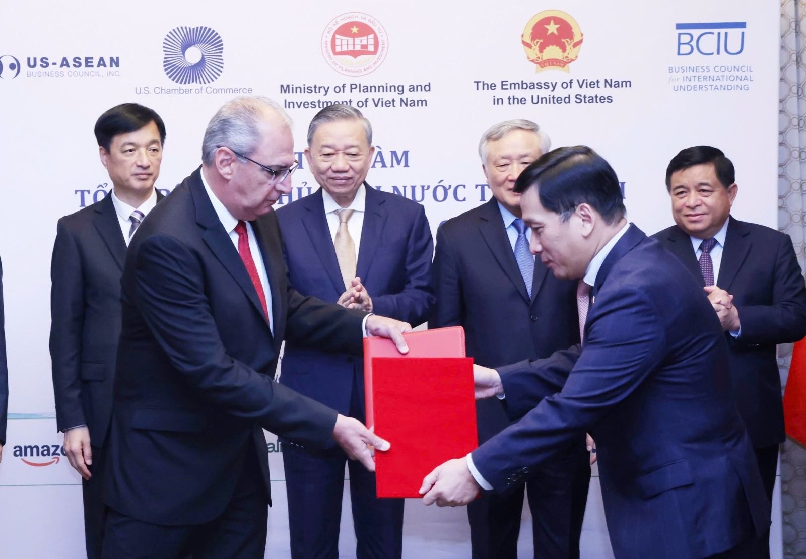 vietjet inks 11 billion deal with us aerospace firm honeywell