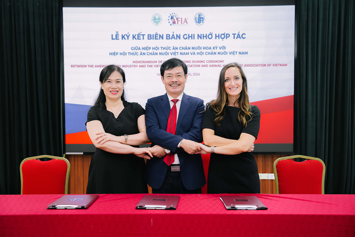 American Feed Industry Association inks MoUs with Vietnamese groups