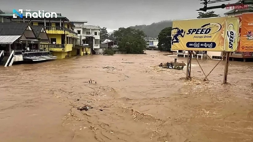 Flooding greatly impacts Thai economy