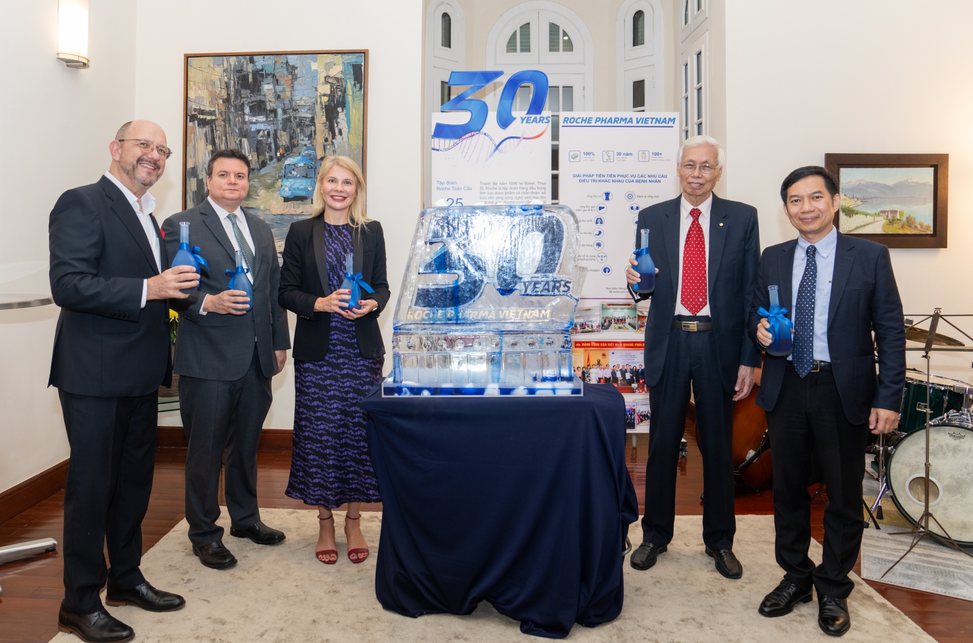 Roche Pharma Vietnam celebrates 30th anniversary