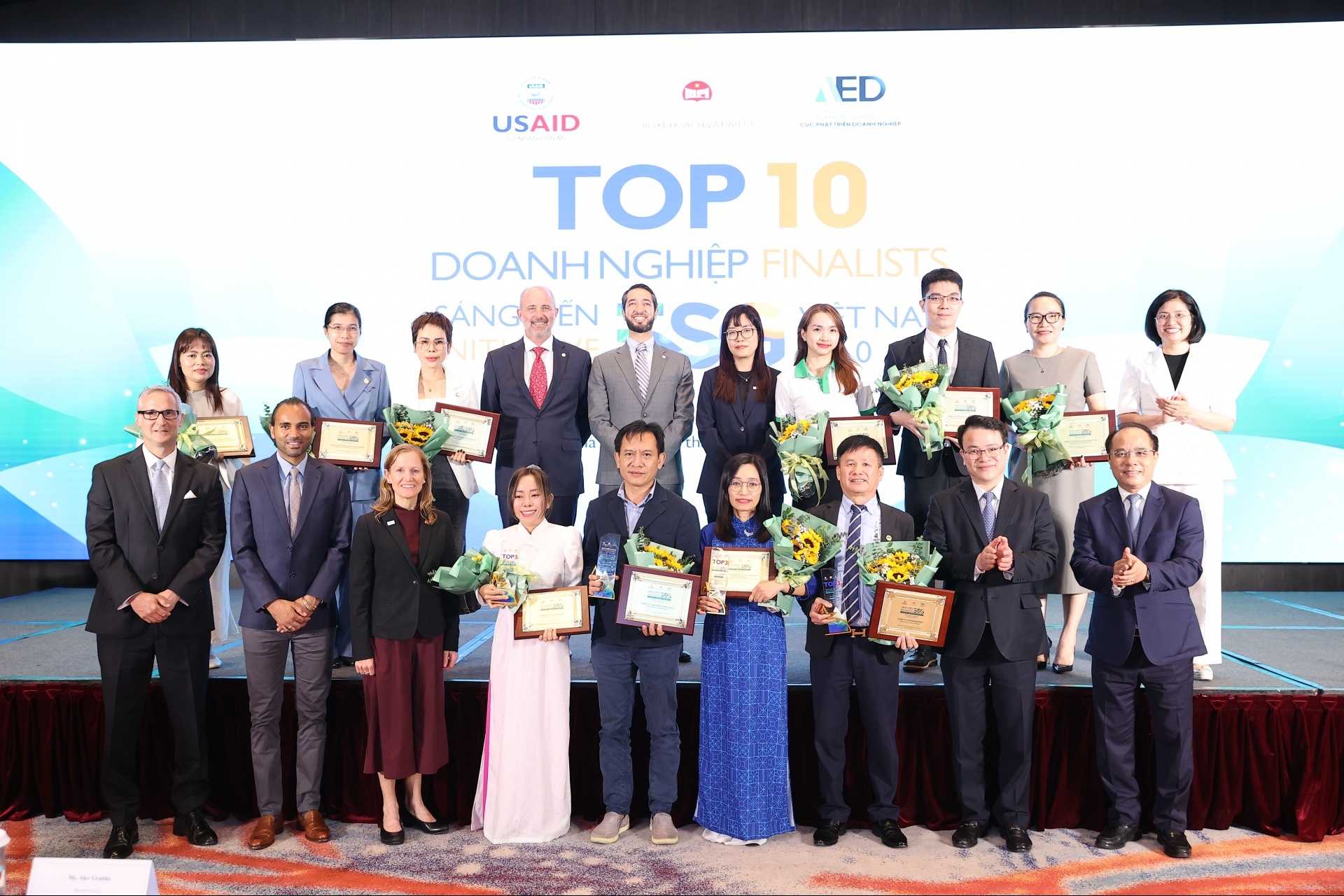 10 enterprises honoured at final round of 'Vietnam ESG Initiative 2024'