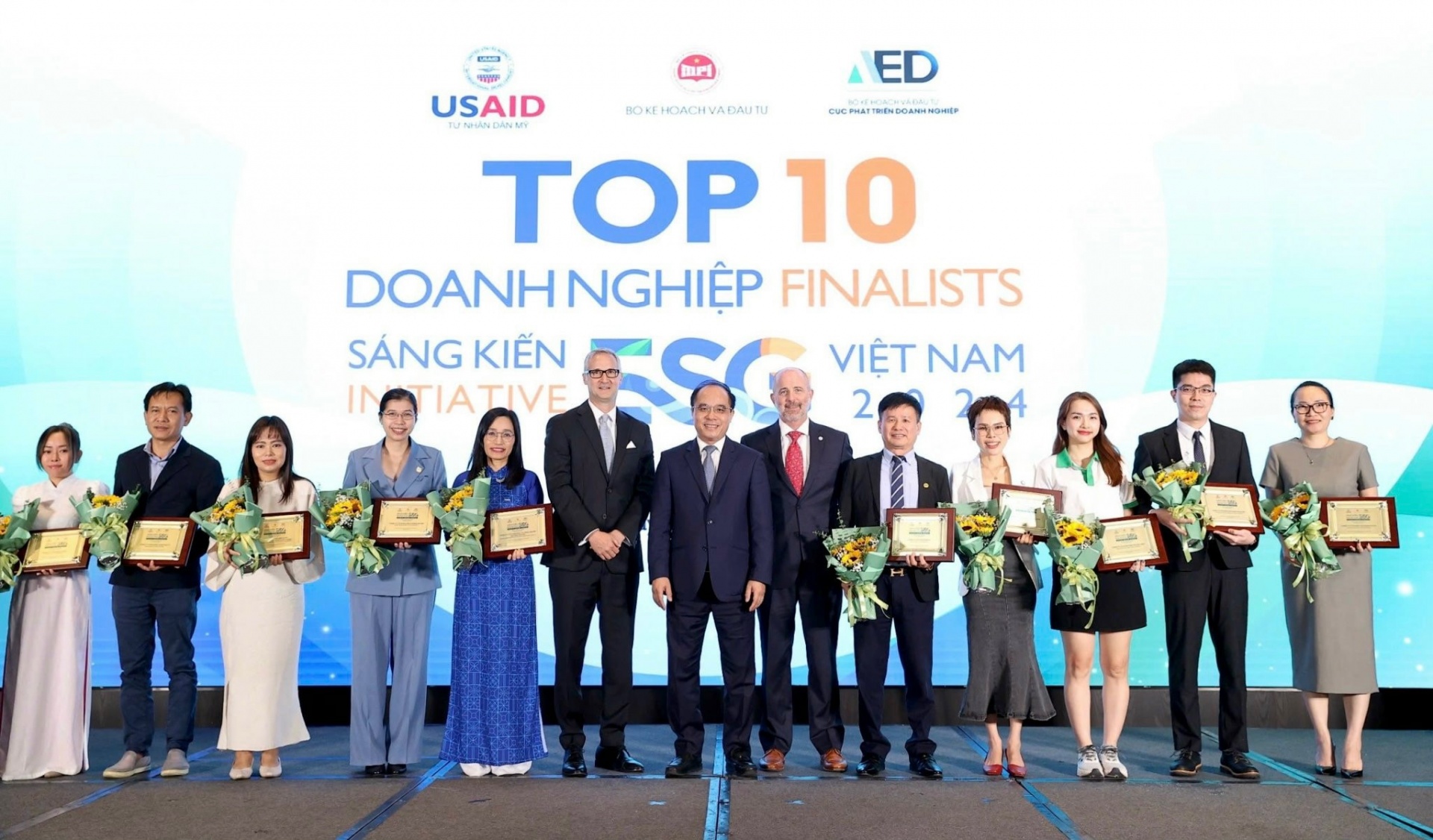 Hanel PT honoured in Top 10 ESG Companies in Vietnam