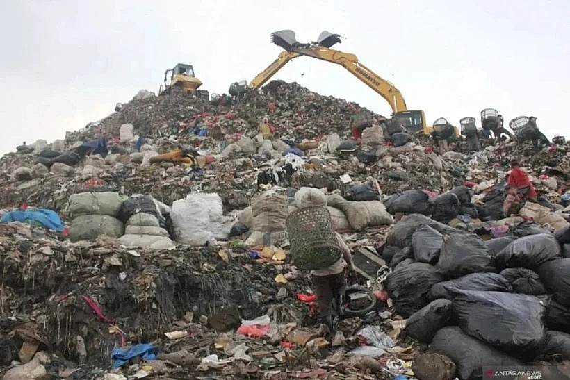 Jakarta to impose household waste levy