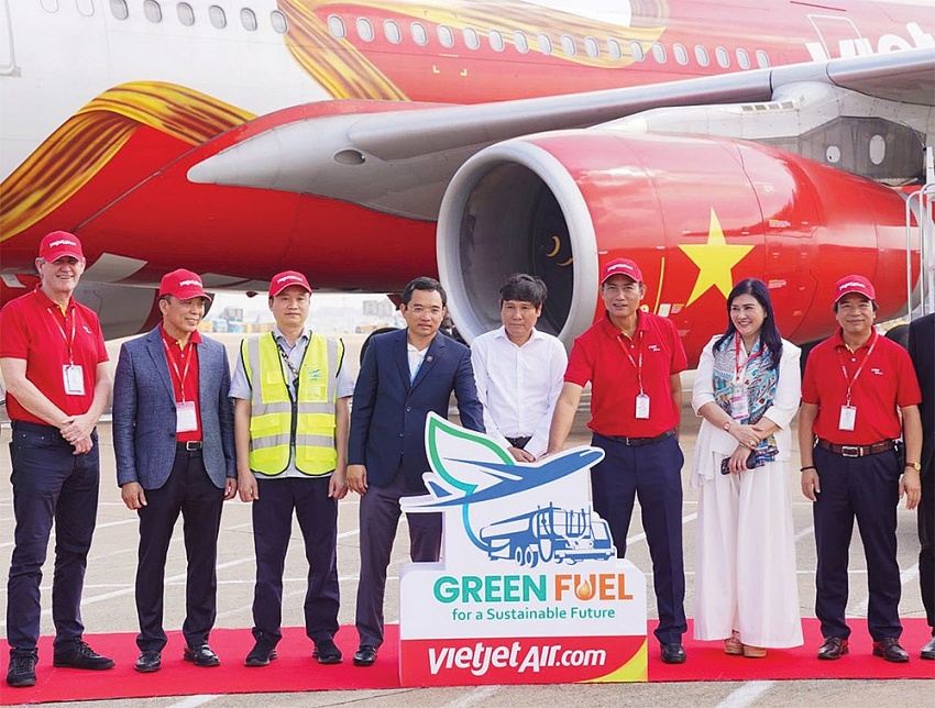 Vietjet pioneers sustainable fuel for international flights