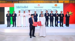 Emirates signs strategic MoUs with Vietnam Airlines and Vietjet