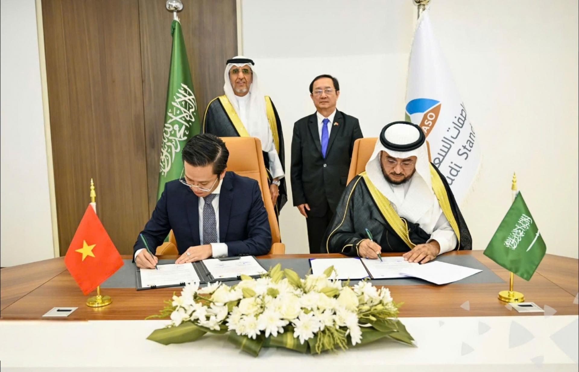 vietnam strengthens quality measurement standards cooperation with uae saudi arabia