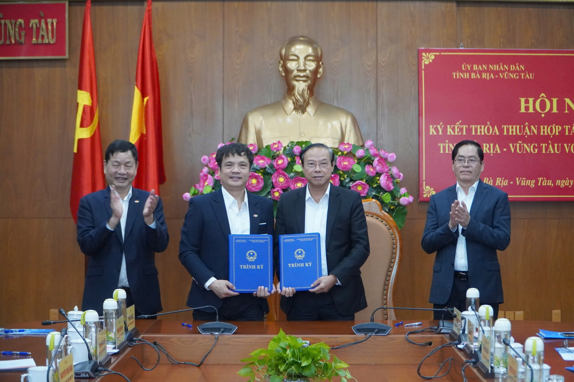 Ba Ria-Vung Tau and FPT sign digital transformation deal