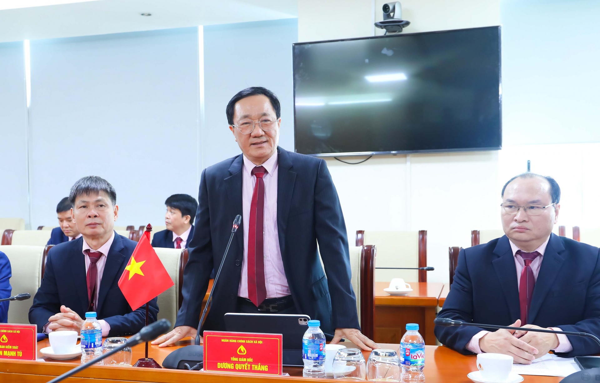 Central Bank of Cuba chief visits Hanoi to work with VBSP