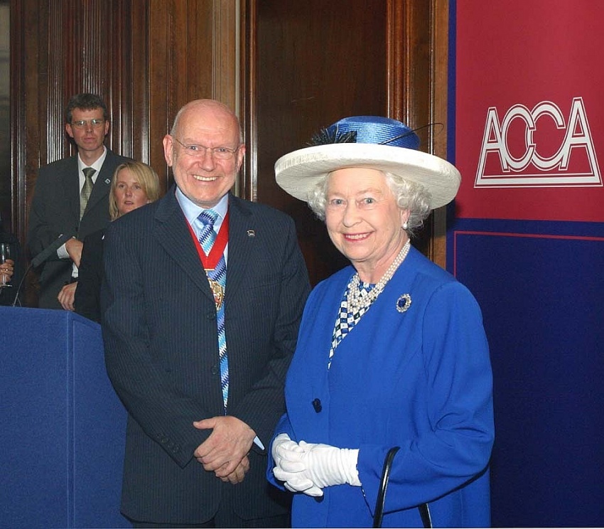 Queen Elizabeth II's visit to ACCA’s headquarters in 2004. Photo: ACCA Vietnam