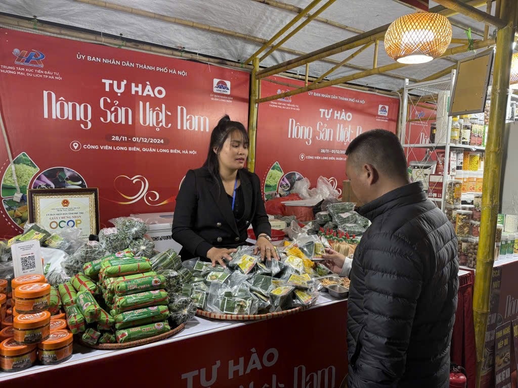 The 2024 Proud of Vietnamese Agricultural Products is underway in Hanoi