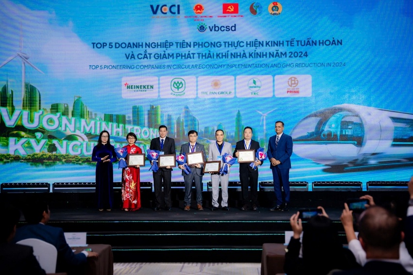 C.P. Vietnam honoured with two prestigious awards among sustainable companies