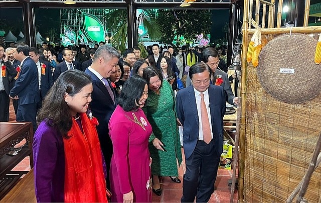 Thousands flocked to Hanoi’s 2024 Agricultural and Craft Village Product Festival