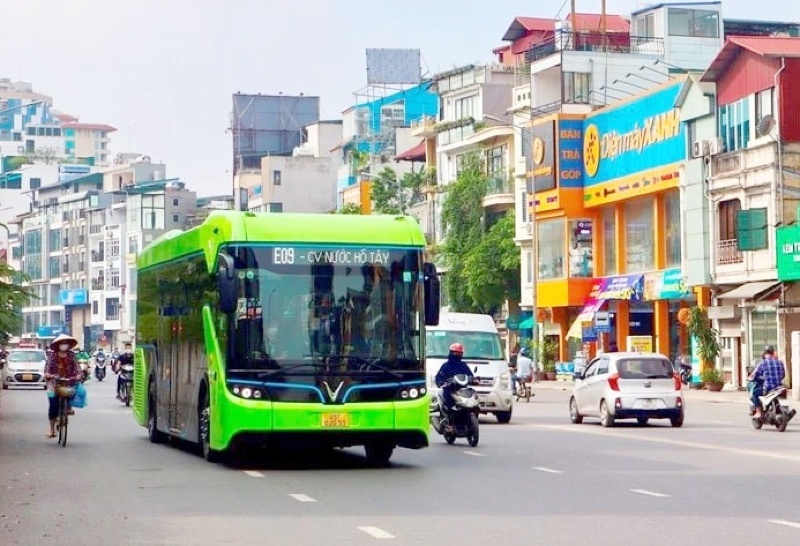 Hanoi bus system to be fully green by 2035