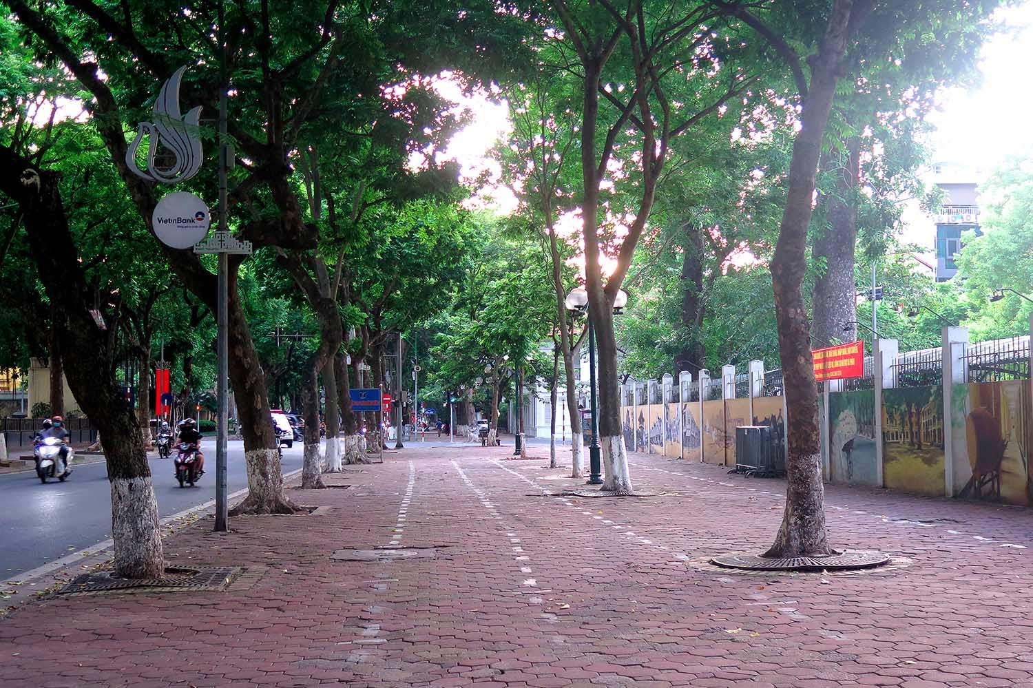 Hanoi mulls pavement leasing for 123 streets