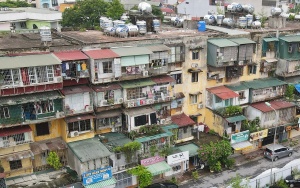 Hanoi to speed up renovation efforts for old apartments