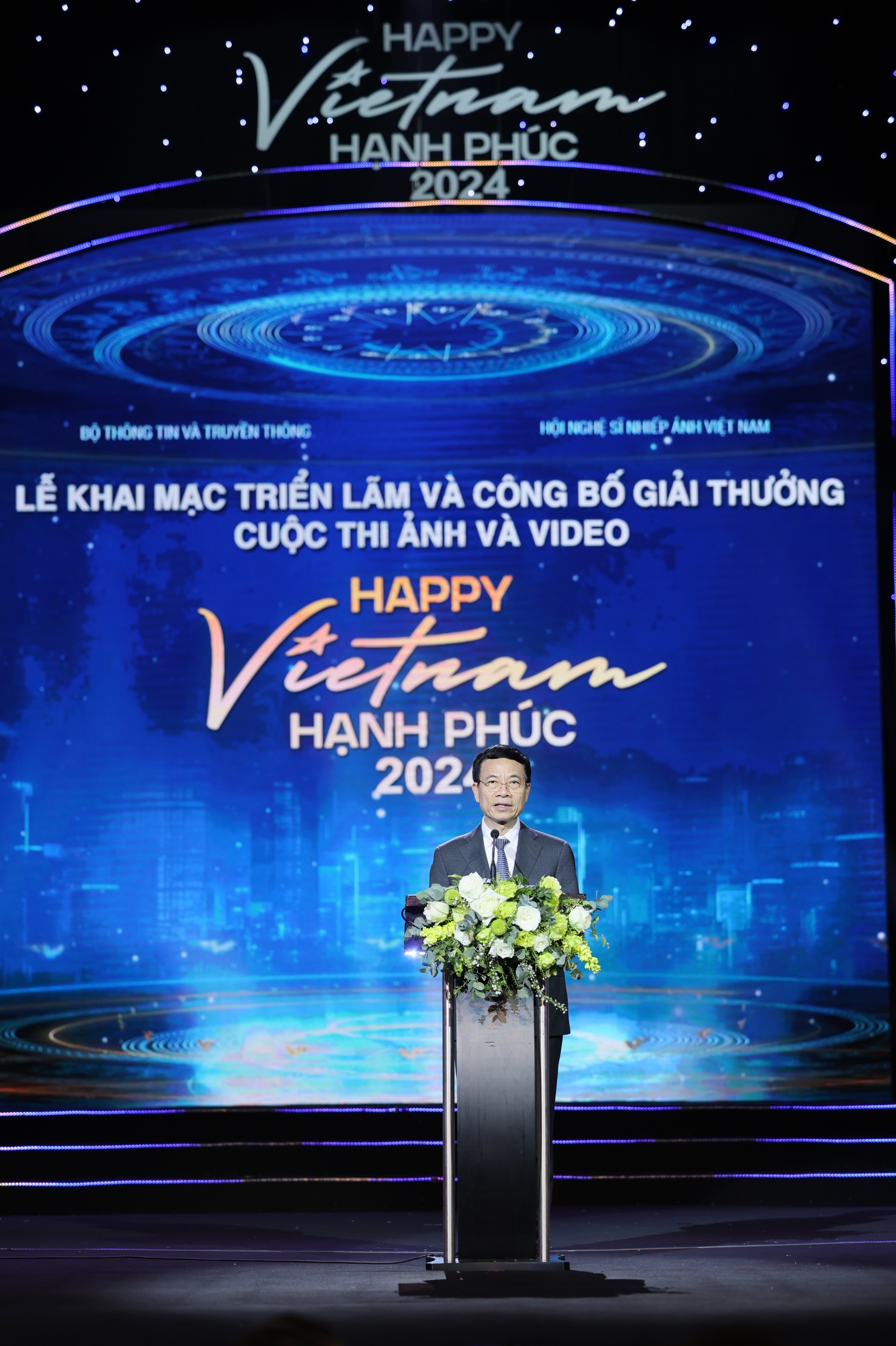 Happy Vietnam awards honour photo and video artists