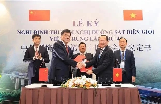 Vietnam, China ink protocol on railway transport cooperation