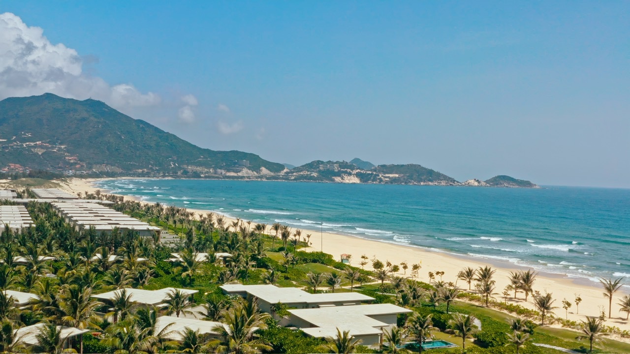 VinaLiving hands over luxury condotels at Ocean Resort Quy Nhon