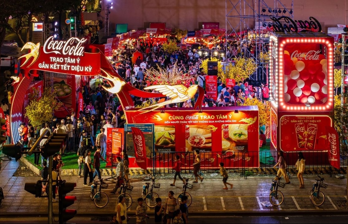 Coca Cola kicks of New Year festival with world record and grand fireworks display