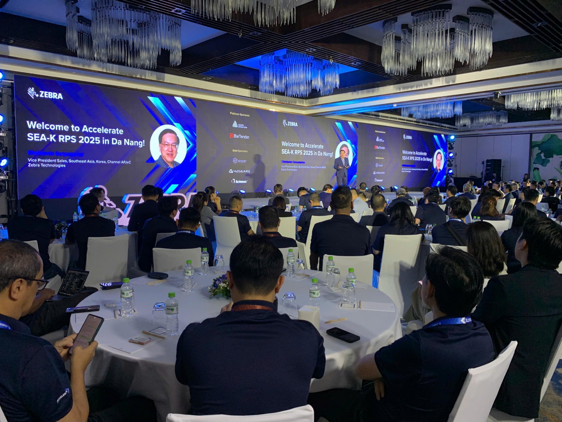 Zebra Technologies hosts summit in Danang