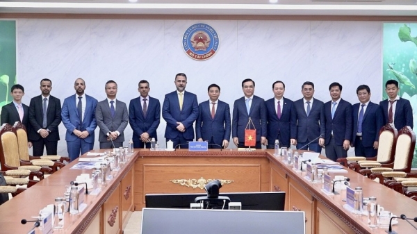 Minister of Finance calls for more investment from Oman