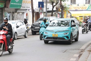 Ride-hailing platforms shift gears in green mobility race