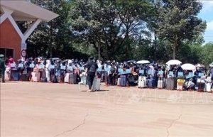 Cambodia hands over 353 citizens to Vietnam