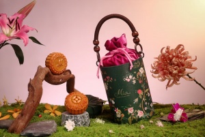 Mia Saigon introduces beauty of nature with mooncake collection