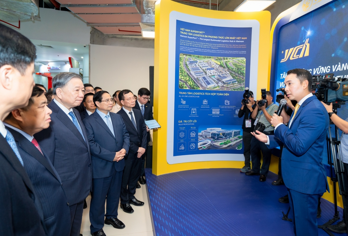Vietnam Superport launches AI-powered digital solutions at VIIE 2025