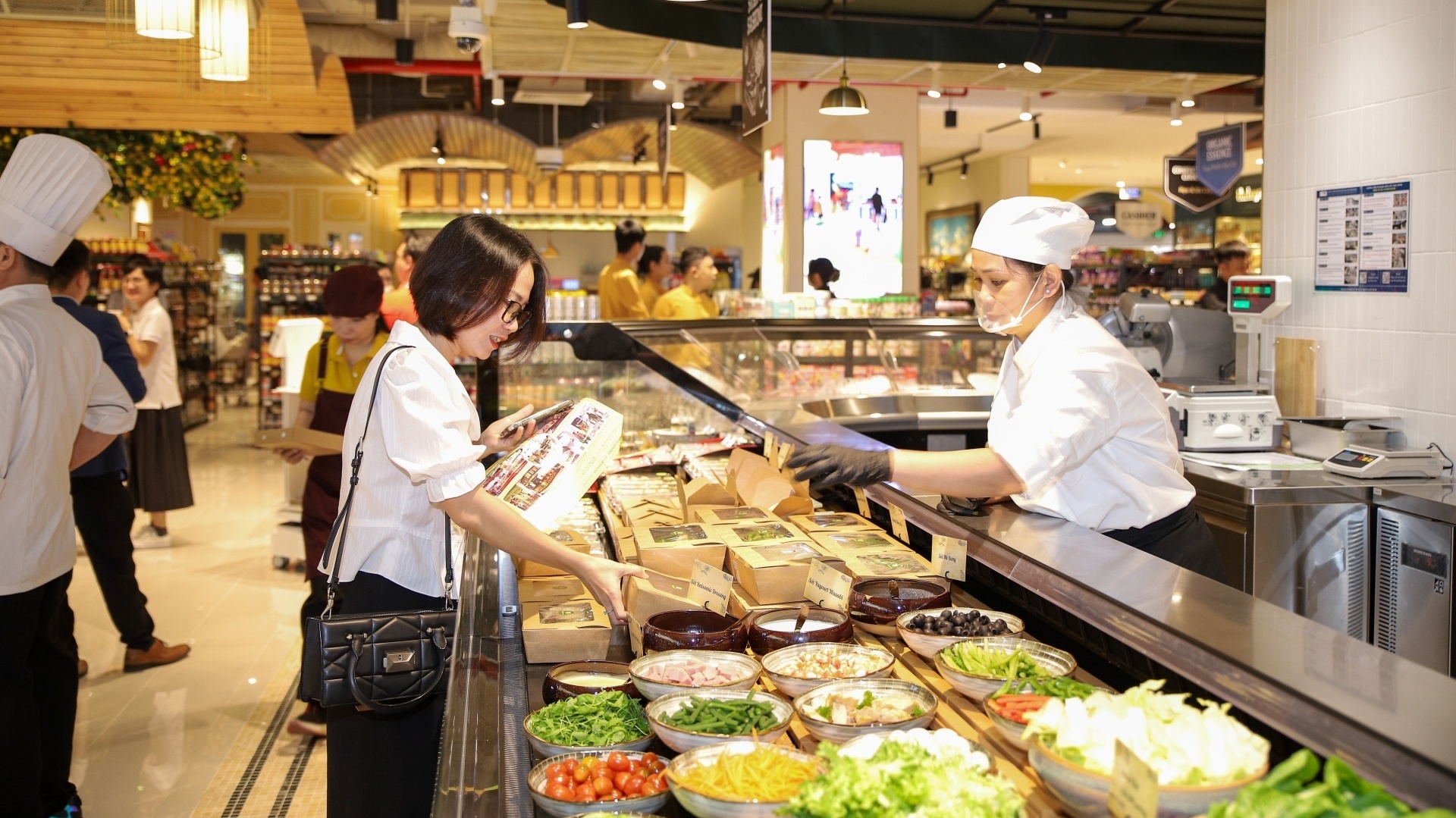 Mena Gourmet market offers symbol of a new lifestyle in Vietnam