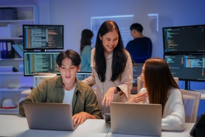 Vietnam job market hits new milestone with rising salaries and race for AI talent