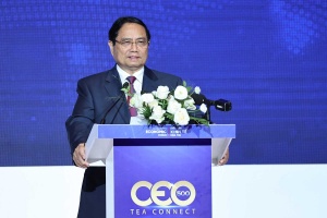 PM urges Ho Chi Minh City to innovate and remain Vietnam’s economic locomotive