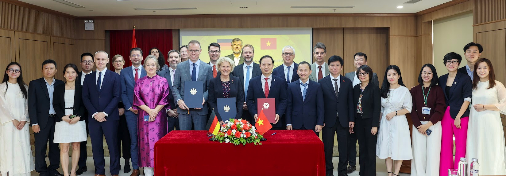 Germany and Vietnam discuss development cooperation