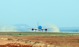 Long Thanh International Airport receives first flight
