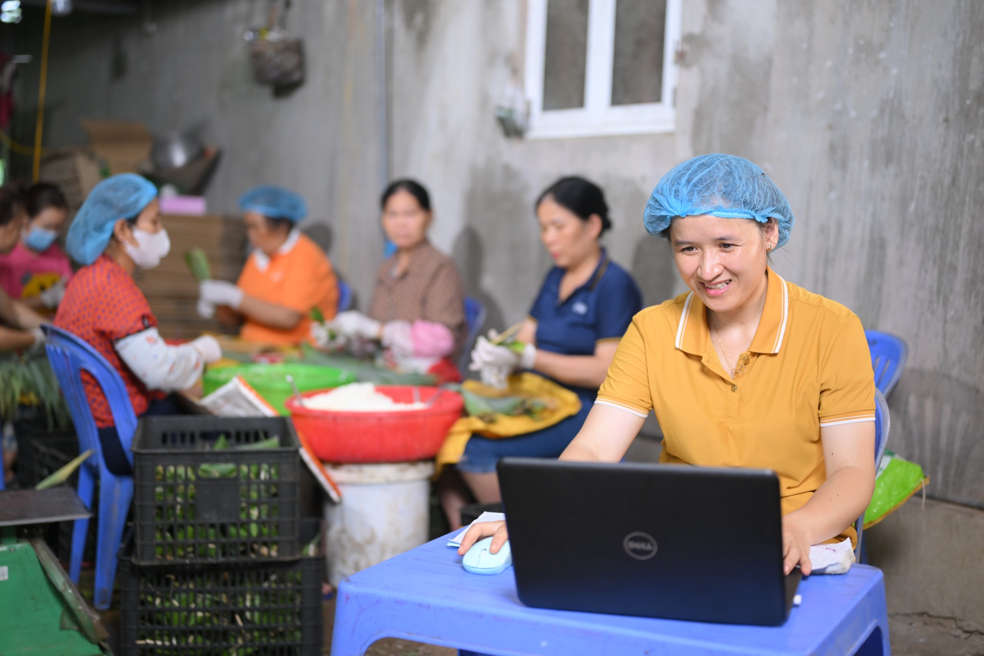 In Vietnam, many women entrepreneurs are familiar with digital platforms for basic marketing, but still lack advanced skills in inventory management, customer data analysis, and social commerce optimisation on platforms such as Zalo and Facebook. Photo: CARE Vietnam