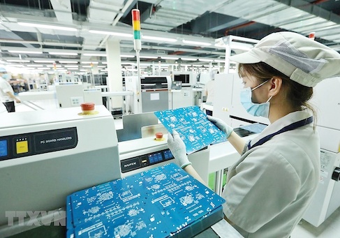 Electronics drive Vietnam’s trade growth as exports hit record in 2025