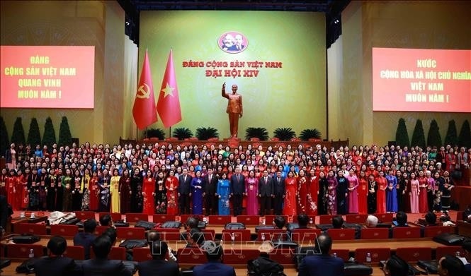 Int'l media provides large coverage of 14th National Party Congress's first working day