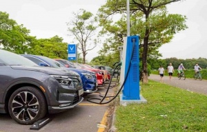 Vingroup consults on carbon credits for electric vehicle charging network