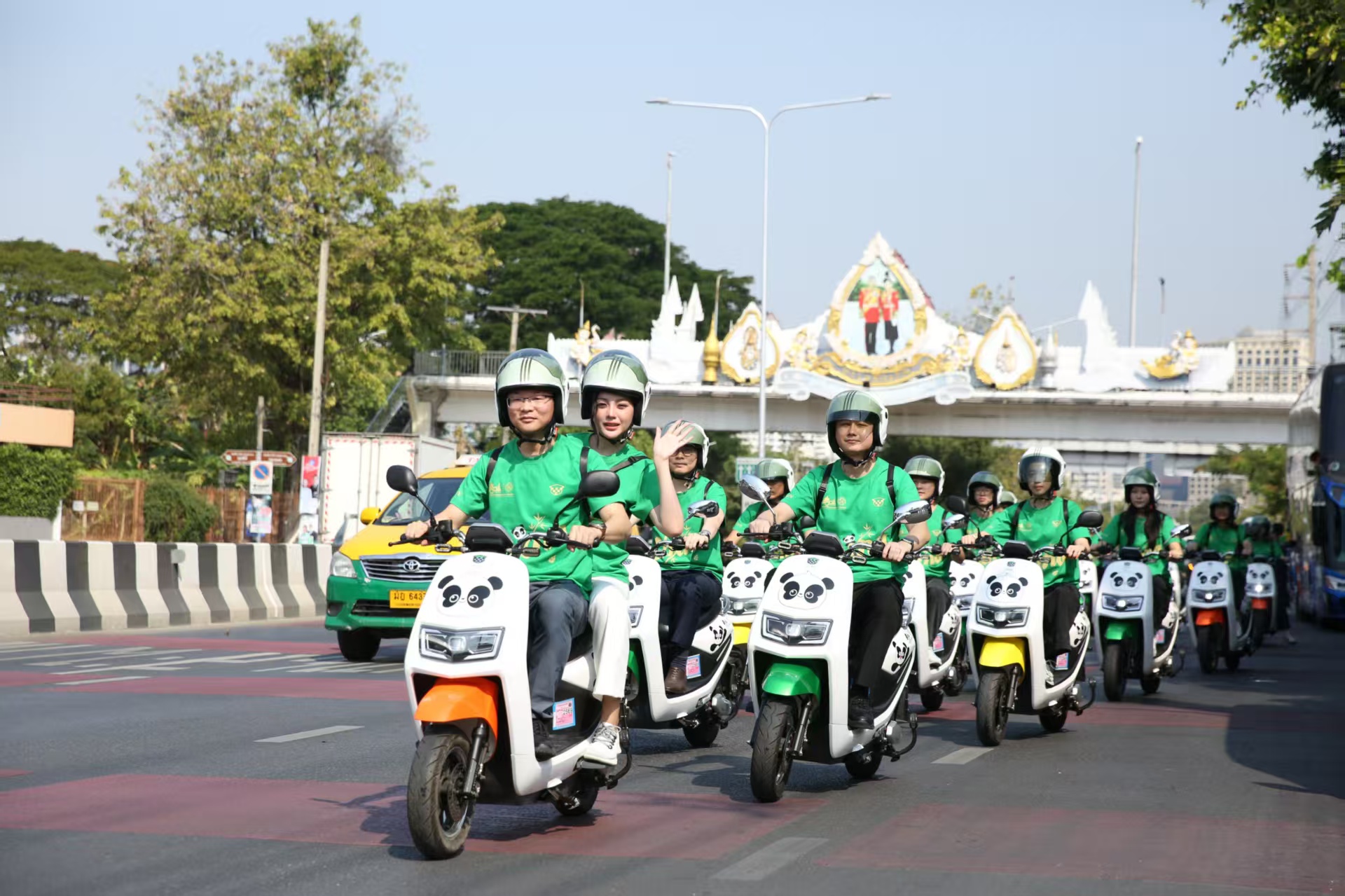 Luyuan Group Participates in Key Event Celebrating the 50th Anniversary of China–Thailand Diplomatic Relations, Promoting Youth Exchange