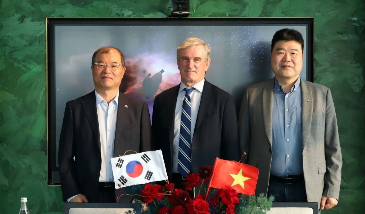 ACCV signs BESS - rooftop solar MoUs with Korean manufacturers