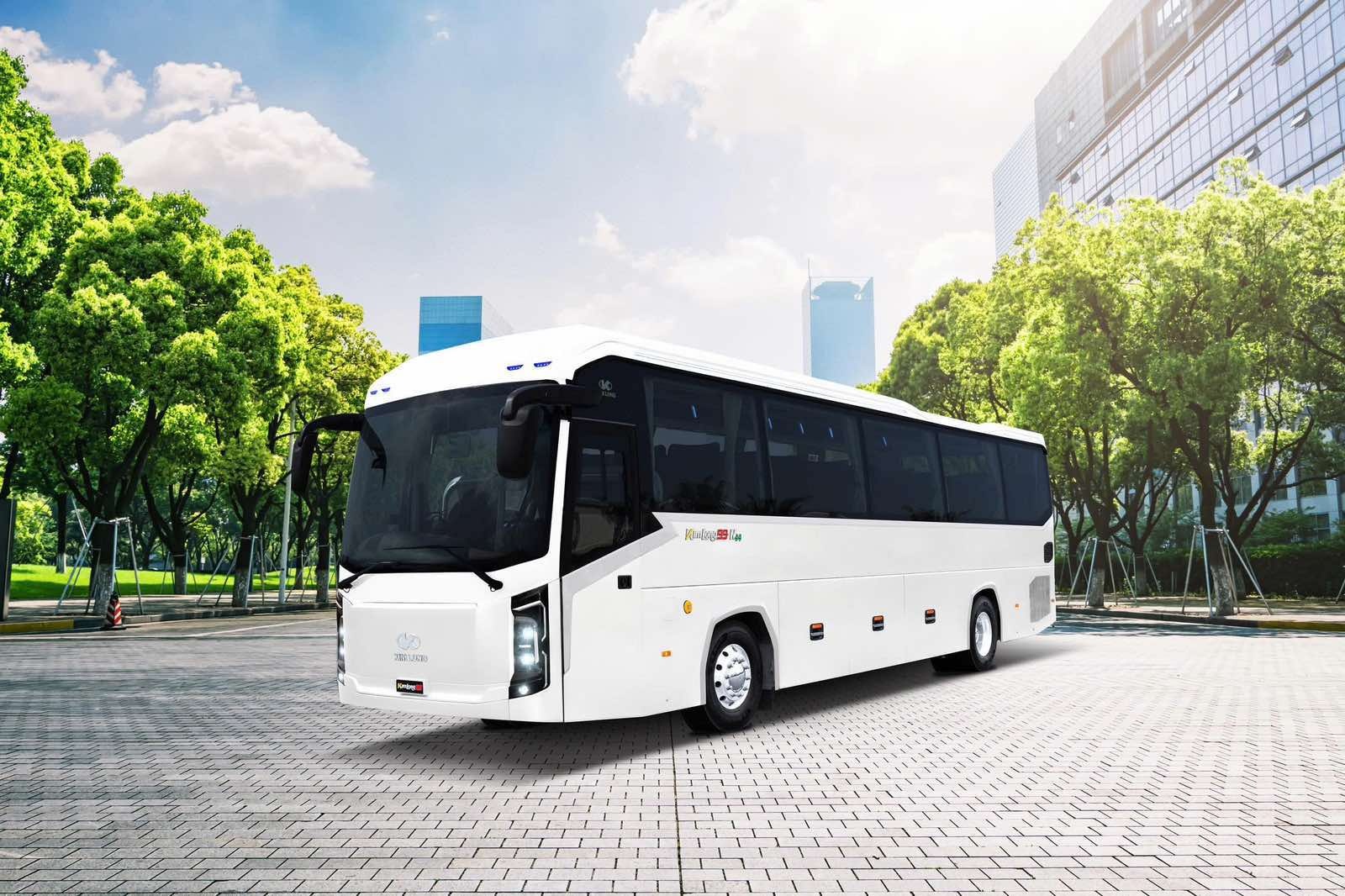 Kim Long Motor exports first buses to Thailand in regional push