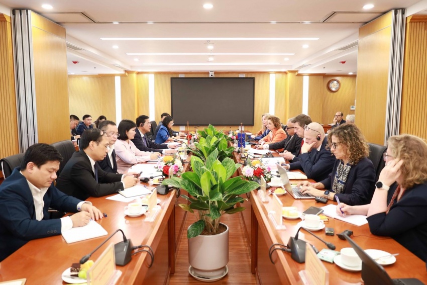 Vietnam and EU seek to strengthen ties in transport infrastructure and urban development