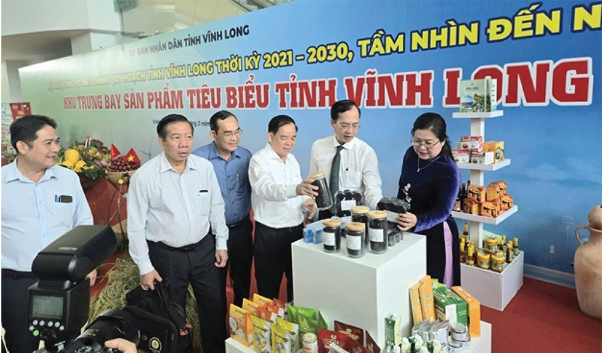 Vinh Long kicks ahead with marine-energy approach